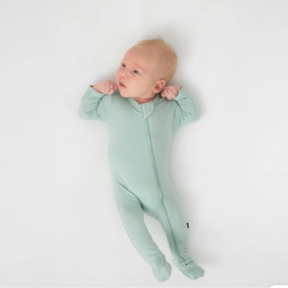 Kyte Baby footed bamboo zippy pajama|sage|size newborn - Picture 4 of 4